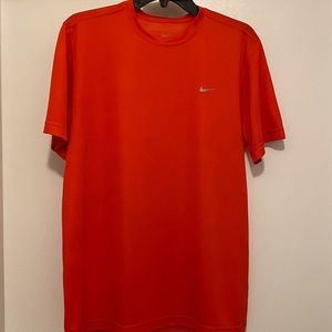 Nike Men’s Large T-shirt